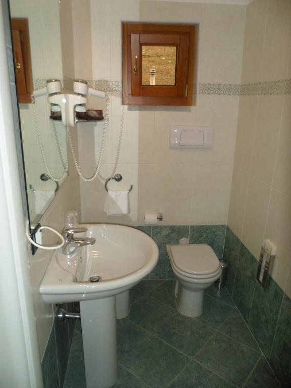 Hotel Fontana Santa Grumello del Monte Habitación foto