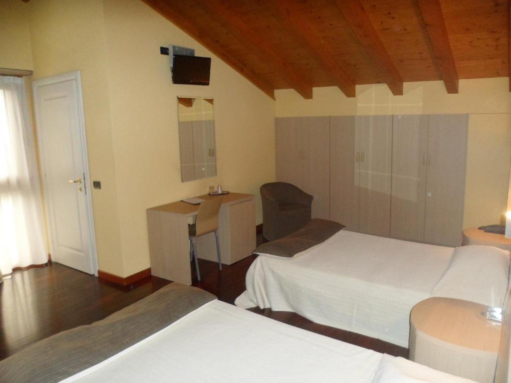 Hotel Fontana Santa Grumello del Monte Habitación foto